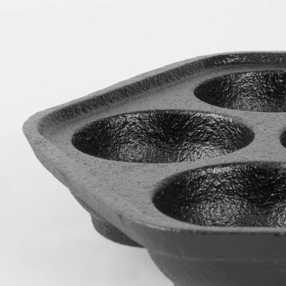 Pre-Seasoned 12 in. Dia Cast Iron Danish Pancake Frying Pan by Commercial CHEF - Image 5