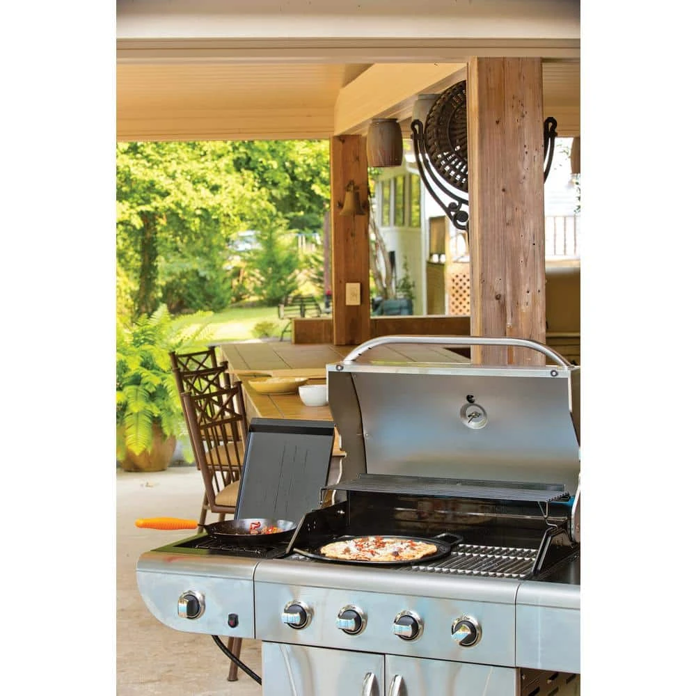 10 in. Carbon Steel Skillet in Black by Lodge - Image 5