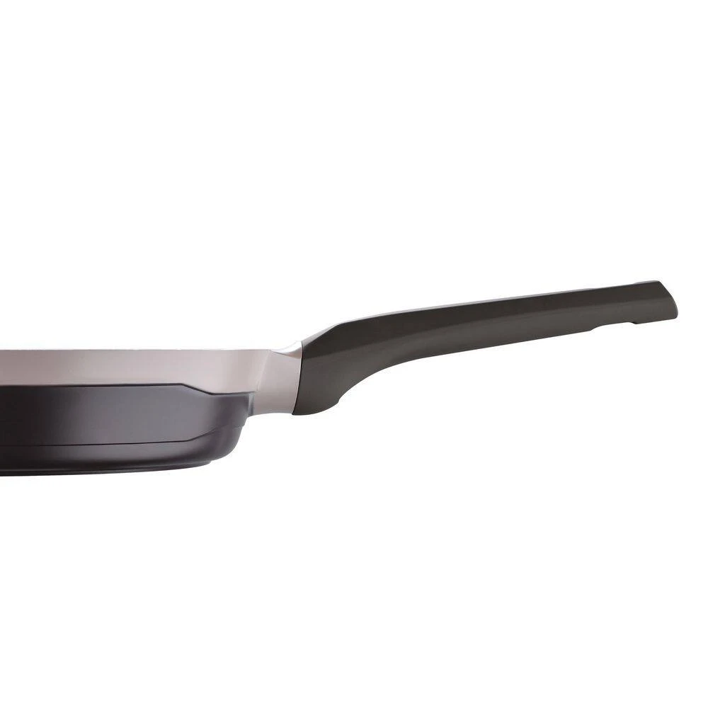 2-Piece Gastro Titanium Durable Cast Aluminum Fry Pan Set by MasterPRO - Image 7