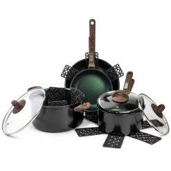 Satellite 12-Piece Aluminum Nonstick Cookware Set in Emerald by Unbranded