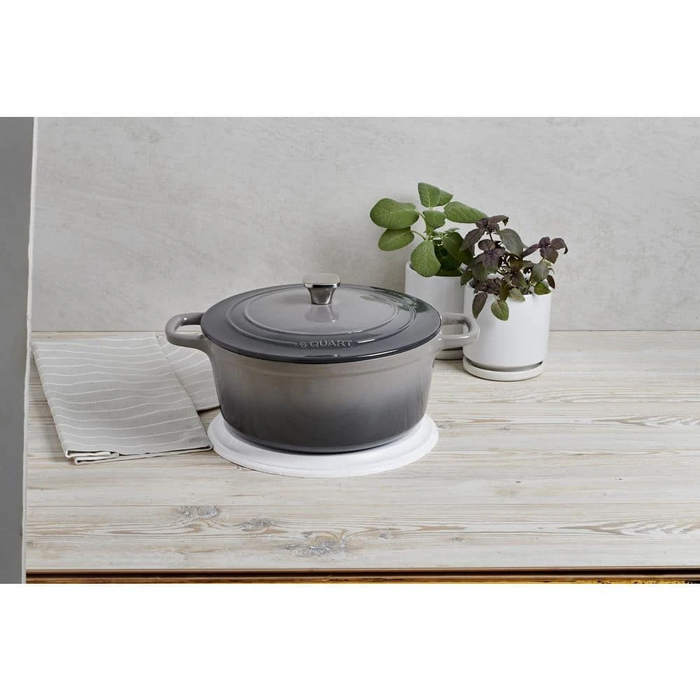 6 qt. Cast iron Dutch Oven with Lid by MasterPRO - Image 2