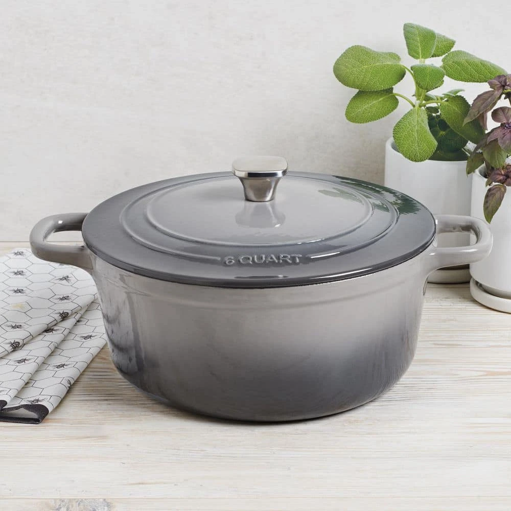 6 qt. Cast iron Dutch Oven with Lid by MasterPRO - Image 9