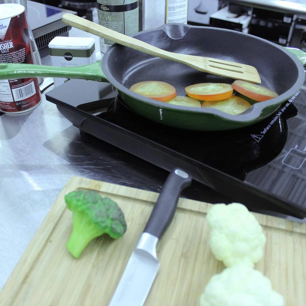 Neo 3-Piece Cast Iron Cookware Set in Green by BergHOFF - Image 2