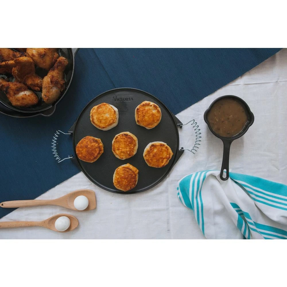 12.5 in Round Reversible Cast Iron Griddle/Skillet with Wire Handles, Large, Seasoned by Victoria - Image 6