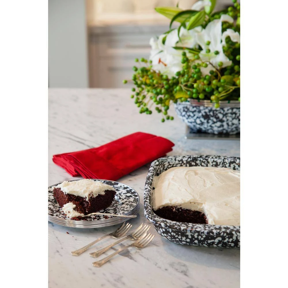 Solid White 4.5 qt. Enamelware Baking Pan by Golden Rabbit - Image 4